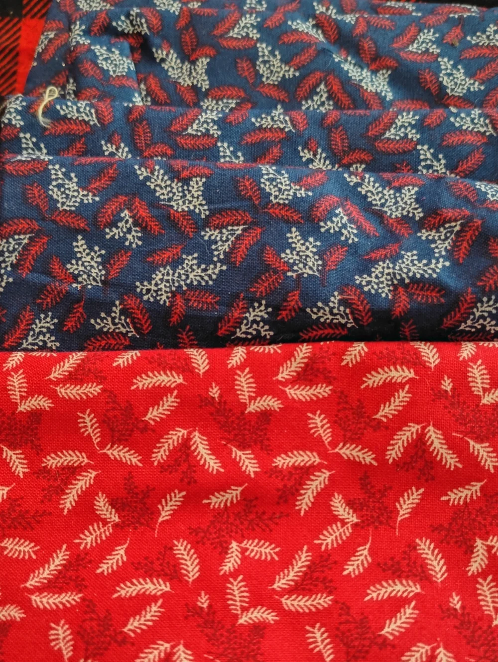 Leaf-Print Cotton Fabric in Blue & Red - Bundle Of Five Panels 1/3 Yard Each